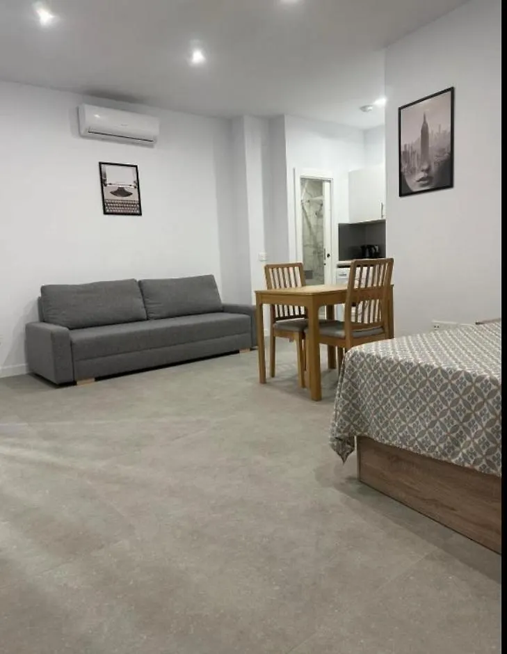 Estupendo Piso A 5 Min De La Estacion De Bus Y Tren Maria Zambrano Apartment Malaga 0*,