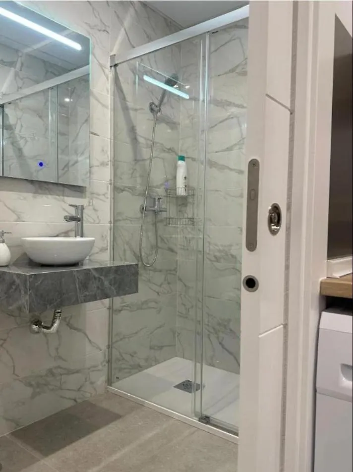 Estupendo Piso A 5 Min De La Estacion De Bus Y Tren Maria Zambrano Apartment Malaga
