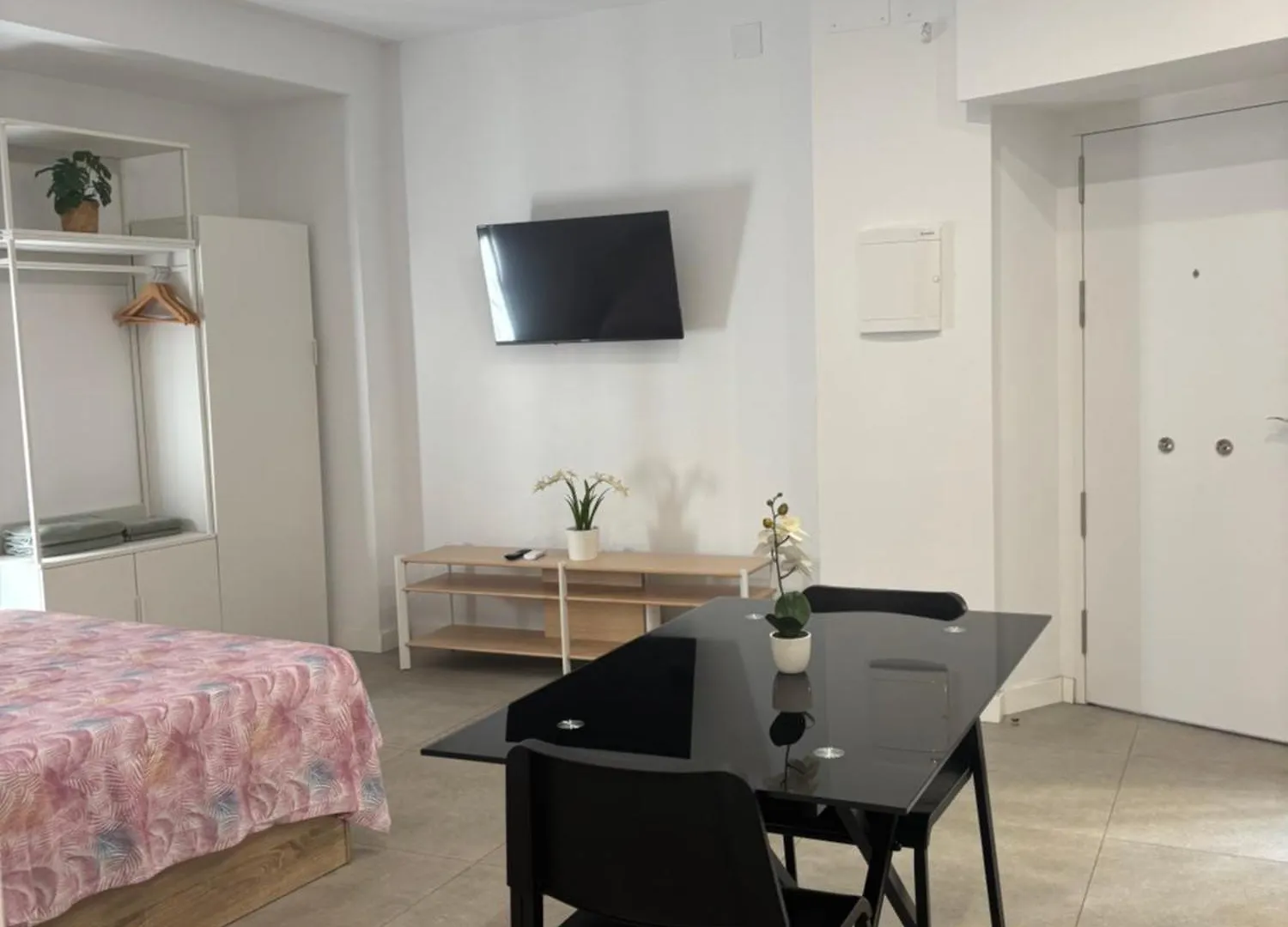 Estupendo Piso A 5 Min De La Estacion De Bus Y Tren Maria Zambrano Apartment Malaga