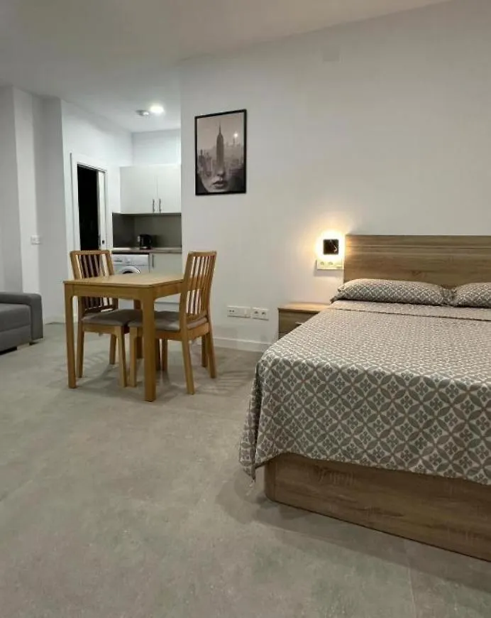 Apartamento Estupendo Piso A 5 Min De La Estacion De Bus Y Tren Maria Zambrano Málaga 0*,